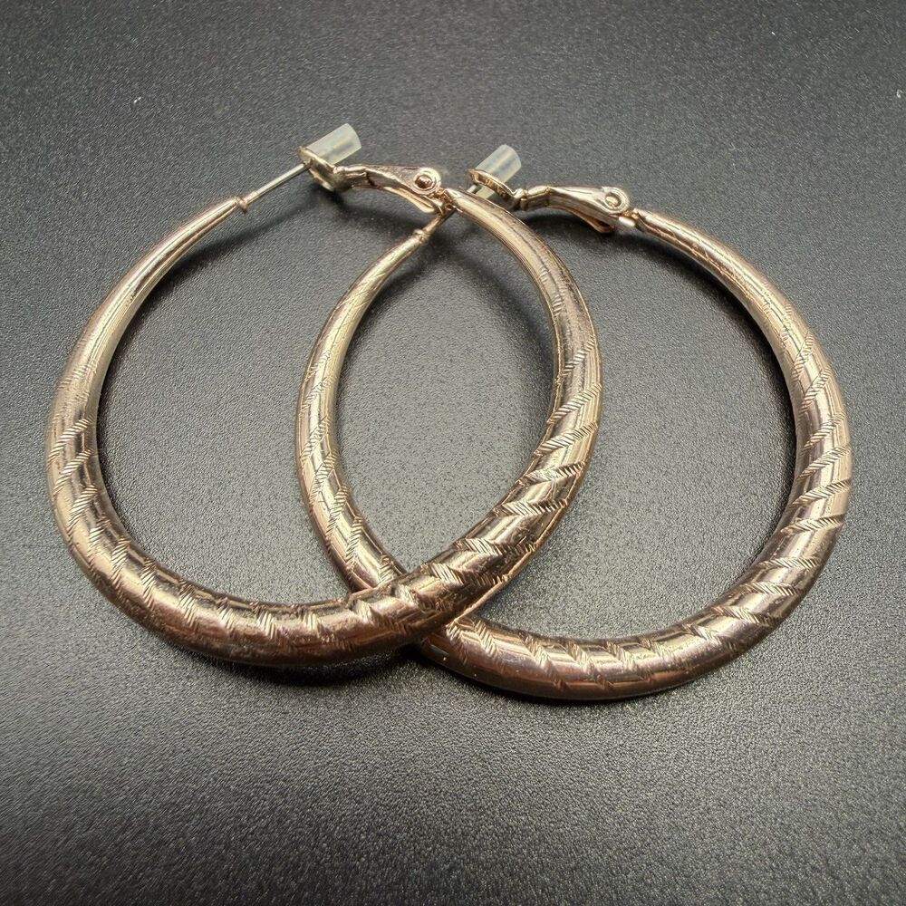 Gold Tone Textured Hoop Earrings Large Etched Chevron Pattern Fashion Jewelry